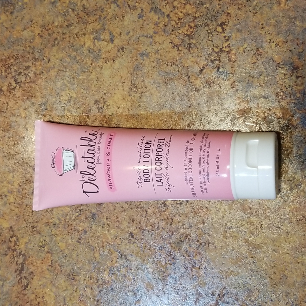 Cake Beauty Be Delectable Strawberry & Cream Triple Moisture Body Lotion, NWT